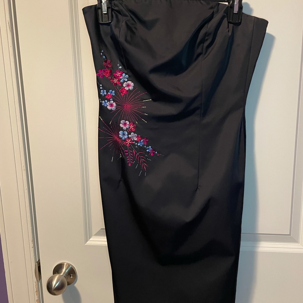 Gorgeous LBD (little black dress)